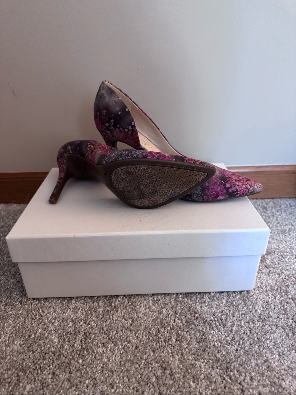 Jessica Simpson Floral Pointed-Toe Stiletto Heels in Pink and Black - Picture 2 of 2